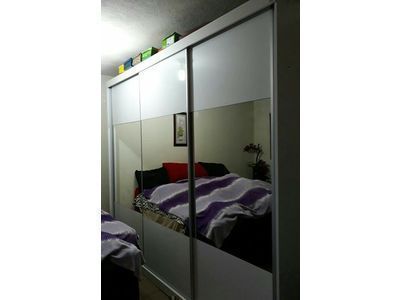 Guarda-Roupa Branco, 3 espelho grande, porta de correr