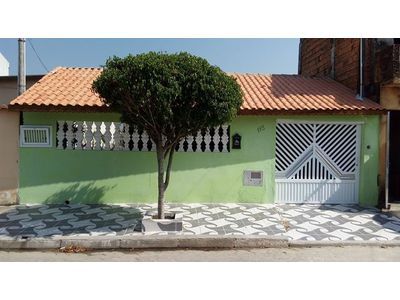 VENDO ESTA LINDA CASA EM ÓTIMA LOCALIZAÇÃO NO ROCIO