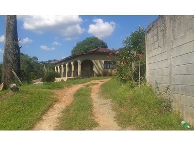 vendo ou troco uma chacara em aruja sao paulo pego carro uo casa