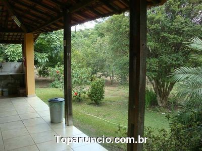 Alugo sitio bom lugar pra descansar fazer comemoração
