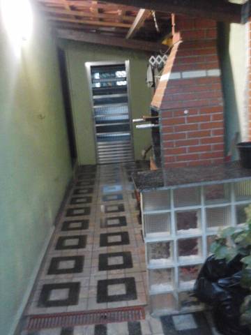 VENDO ÓTIMA CASA COM TERRENO