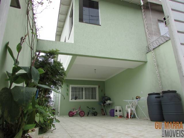 Lindo Sobradão com 3 dormitórios, suite e 4 vagas na garagem. S42