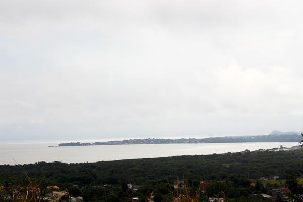 Terrenos c/ vista p/ mar, Pedra de Guaratiba área 750m2 cada, 01 c/ casa em ponto de laje