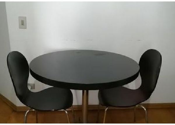 Mesa com cadeiras - Mesas e cadeiras