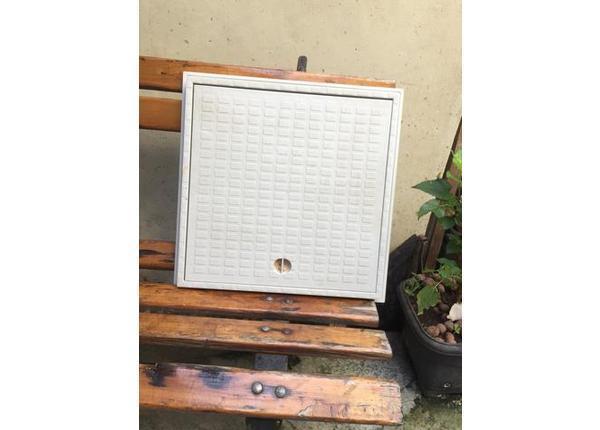 Vendo tampão de caixa de passagem 40X40 nova sem uso - Materiais de construção e jardim