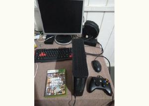 Xbox 360 e Um Pc de mesa - PCs e computadores