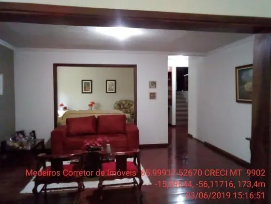 Casa com um terreno lateral no Jardim Cuiabá
