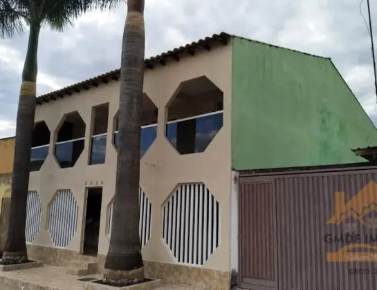 EXCELENTE IMÓVEL COM MUITO LUXO, CONFORTO E LOCALIZAÇÃO PRIVILEGIADA...