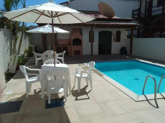VENDO BELÍSSIMA CASA DE PRAIA OU RESIDÊNCIA BRAGA - CABO FRIO, PISCINA, SAUNA, CHURRASQUEIRA E 2 V