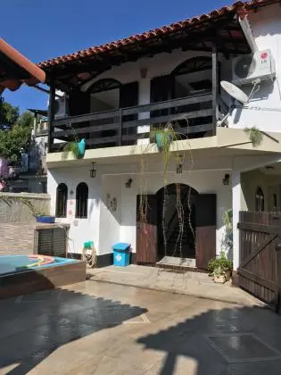 Vendo belíssima casa duplex em condomínio com 4 casas, Na beira da praia de Itaipu