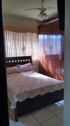 Casa duplex com terraço em condomínio fechado, 2 vagas carro com cobertura zetaflex.