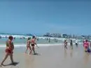 Apartamento Loft impecável há duas quadras da Praia das Pitangueiras no Guarujá