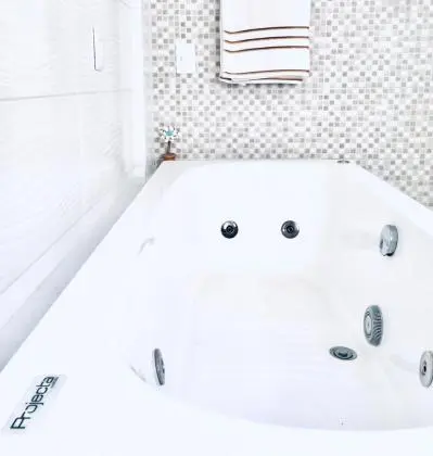 Vendo Apartamento c/Banheira Hidromassagem Todo Reformado Decorado