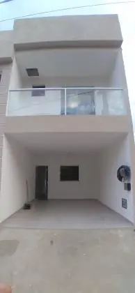 Alugo casa em condomínio - Mendanha
