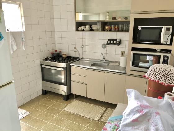 Casa de 02 quartos em condomínio fechado na praia brava