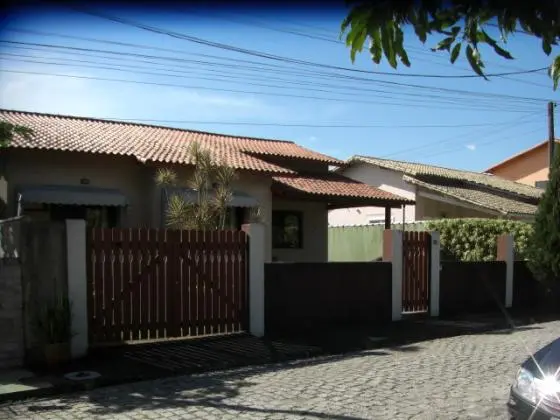ALUGO Casa estilo colonial, Condomínio Helena Varella 2, Maricá, bairro Flamengo