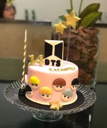 Bolo de Pasta Americana Festa BTS - Essence Candy