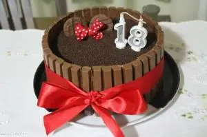 Bolo de Kit Kat da Minnie