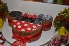 Bolo da Minnie em Kit Kat com Cobertura de Pasta Americana