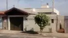 Casa à Venda - no Jardim Lagoa Nova