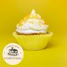 Cupcake com Cobertura de Chantilly Branco e Confeito Amarelo - Essence Candy
