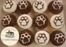 Cupcake com cobertura de Chantilly e Decorção de Pata de Cachorro em Pasta Americana - Essence Can