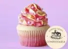 Cupcake com cobertura de Chantilly Mesclado em Rosa e Creme com Confeitos - Essence Candy