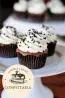 Cupcake de Chocolate com Chantilly Branco com Confeito - Essence Candy