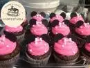 Cupcake de Chocolate com cobertura de Chantilly Rosa e Orelha de Minnie de Decoração - Essence Can