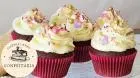 Cupcake de Chocolate com cobertura de Chantilly com Confeitos - Essence Candy