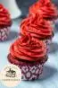 Cupcake Red Velvet com cobertura de Chantilly Vermelho - Essence Candy