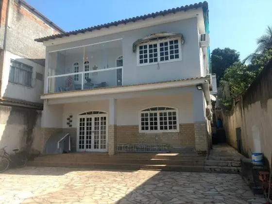 CASA DUPLES 6 QUARTOS PISCINA