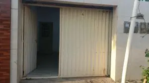 Aluga-se excelente casa