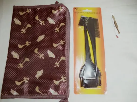 NECESSAIRE E ALGUNS ITENS- TUDO POR R$ 50, 00