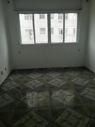 Aluga apto 1 dorm em São Vicente/SP