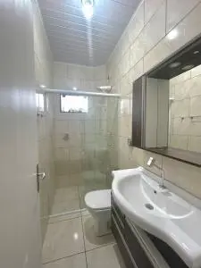 Casa na praia para a venda localizada em Balneário Rincão SC