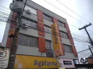 Apt. 164m2 de área útil, 3 dorm, sendo 1 suite, ampla cozinha e demais dependências... No centro 