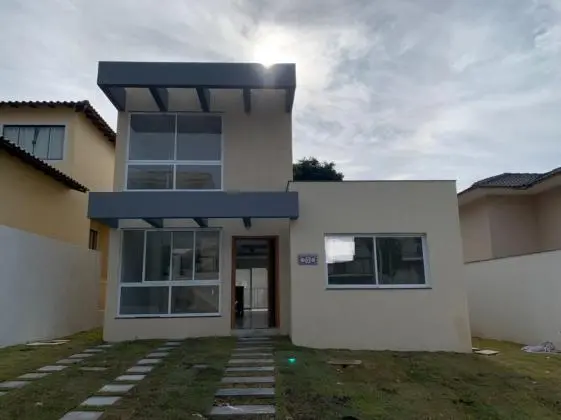 Vendo Casa Recém Construída 2 suítes no Condomínio Canto dos Pássaros Cabo Frio
