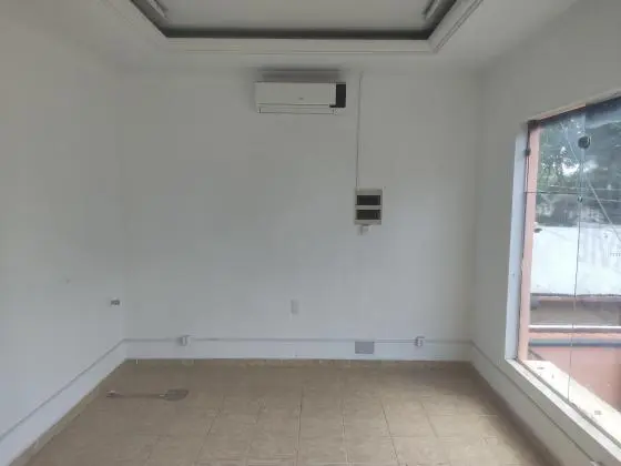 Loja com ar condicionado piso superior Galeria do Campus em frente a UNICAMP