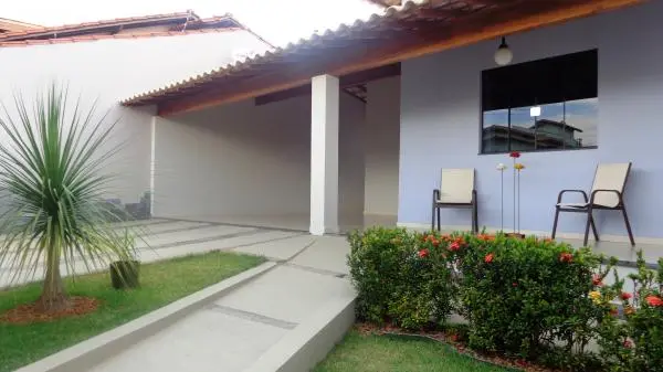 Ótima casa de 4 quartos em bairro nobre