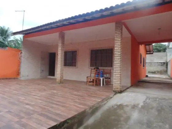 Casa 2 Dts. Amplo quintal - 4 Vagas