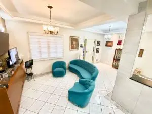 Vendo casa a 500 metros do Shopping Beiramar