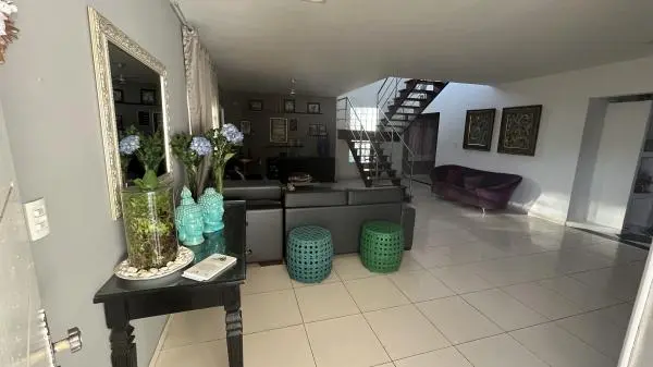 CASA SOBRADO 5 QUARTOS PERTO DA PRAIA