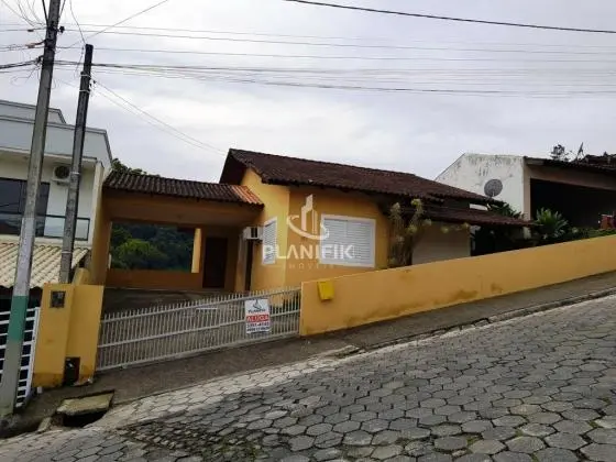 Casa à venda, 02 quartos + Apartamento 01 Quarto Ponta Russa - Brusque/SC