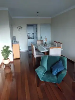 Apartamento na Vila Santana, próximo à praça Dom Emanuel