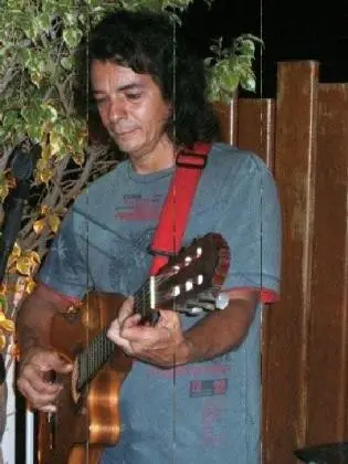Música ao vivo para aniversários - Violão e voz RJ
