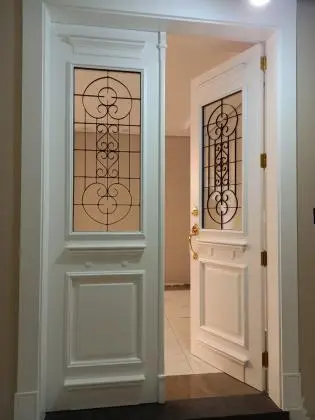 OFERECEMOS PORTAS DE ALTO PADRÃO