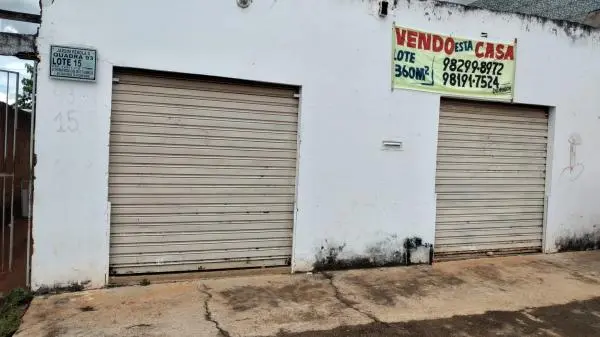 VENDE-SE ESTA CASA