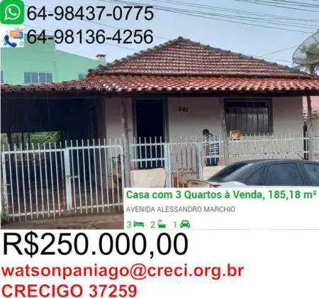 RESIDÊNCIA COM VARANDA AMPLA E BEM LOCALIZADA NO CENTRO