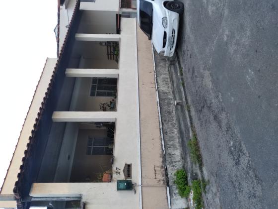 Ótima Casa de 230m2 no Bairro Santa Cruz, Rio de Janeiro - 4 Quartos, 1 Suíte, Ampla Sala e Excele